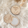 Miroir de poche personnalisé en bois gravé - Champs de fleurs – Cadeau Maîtresse, ATSEM ou Nounou