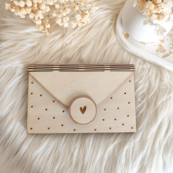 Enveloppe en bois personnalisée – Un écrin pour vos plus tendres inten