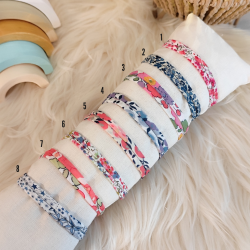 Bracelet bijou Liberty avec breloque Ruban Rose – Octobre Rose