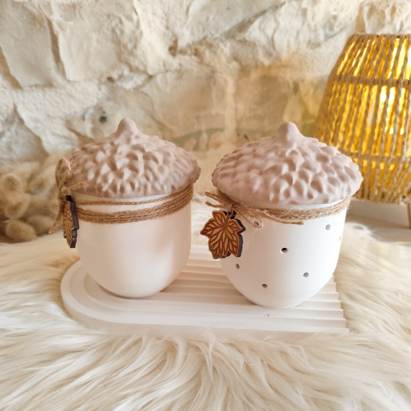 Gland décoratif en résine naturelle – Lanterne et/ou pot déco Gland décoratif en résine naturelle – Lanterne et/ou pot déco