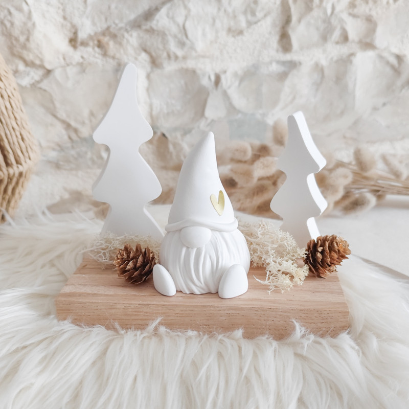 Gnome et Sapins en Résine Naturelle sur Socle en Bois