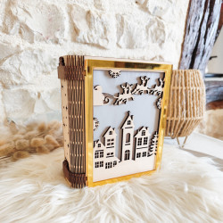 Lanterne livre en bois gravé “Esprit de Noël”